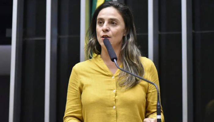  Projeto quer suspender salário de militares da ditadura 